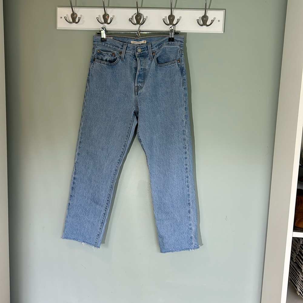 Levi's Wedgie Straight Fit Women's Jeans Size 28 Medium Blue Wash